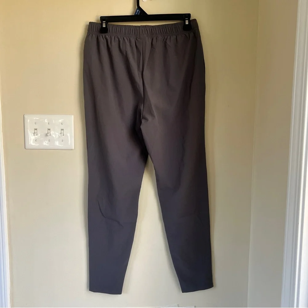 NWT Gymshark Arrival Woven Joggers, Silhouette Grey, Size S